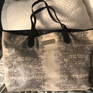 COLE HAAN scrumptious tote!
